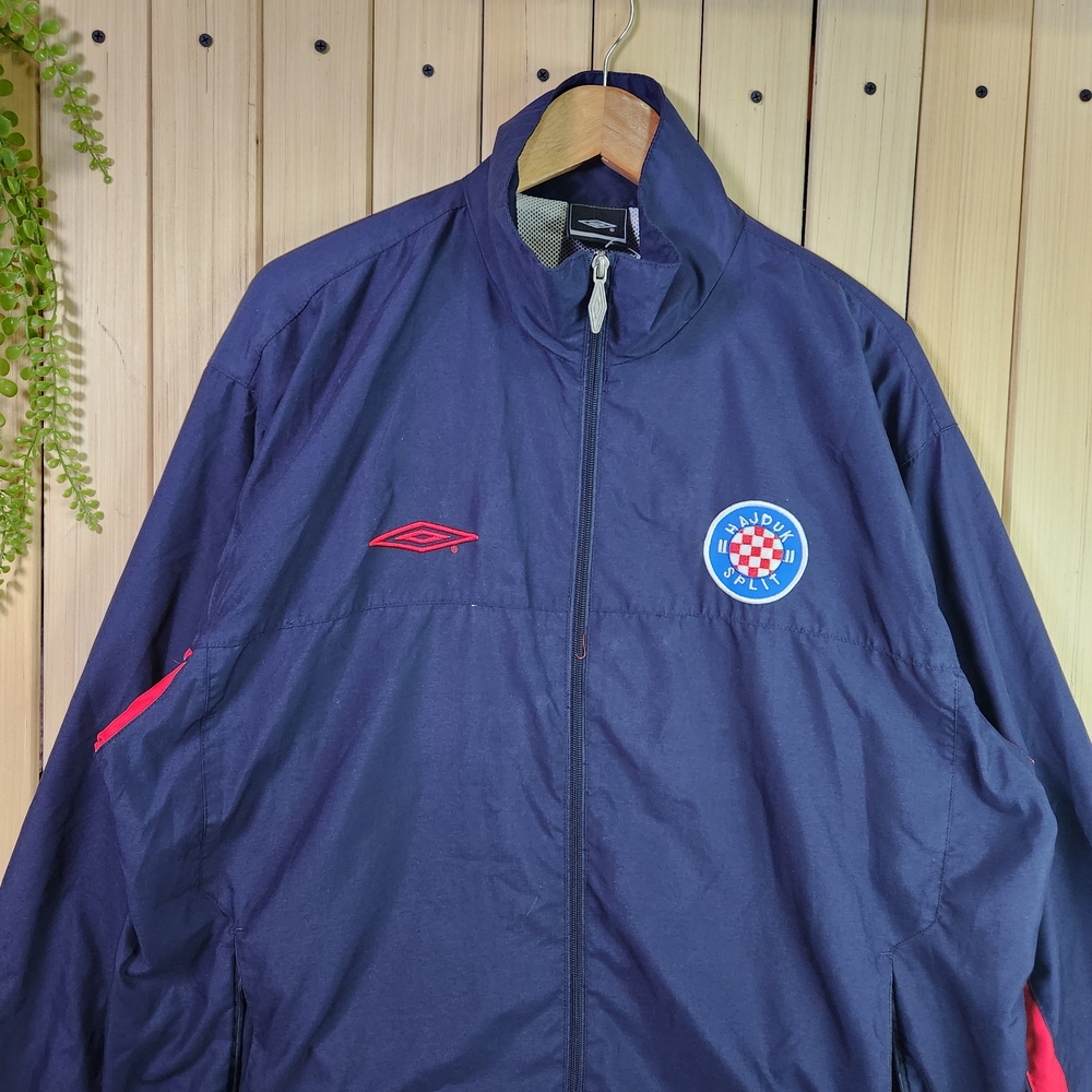 Vintage Umbro Windbreaker Navy and Red Men's Jacket - Picture 3 of 14